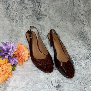 Clarks Artisan Leopard Print Wessex Bria Platform
Pump Women's 7.5
